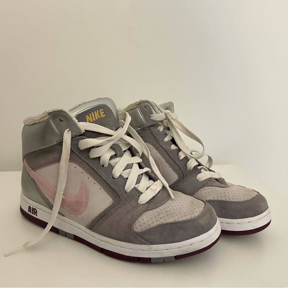 Nike shoes size 8